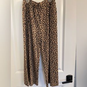 Banana republic Capri cheetah dress pants with pockets